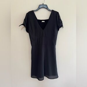 ABERCROMBIE & FITCH V-neck Empire Waist Mini Dress in Black, size M